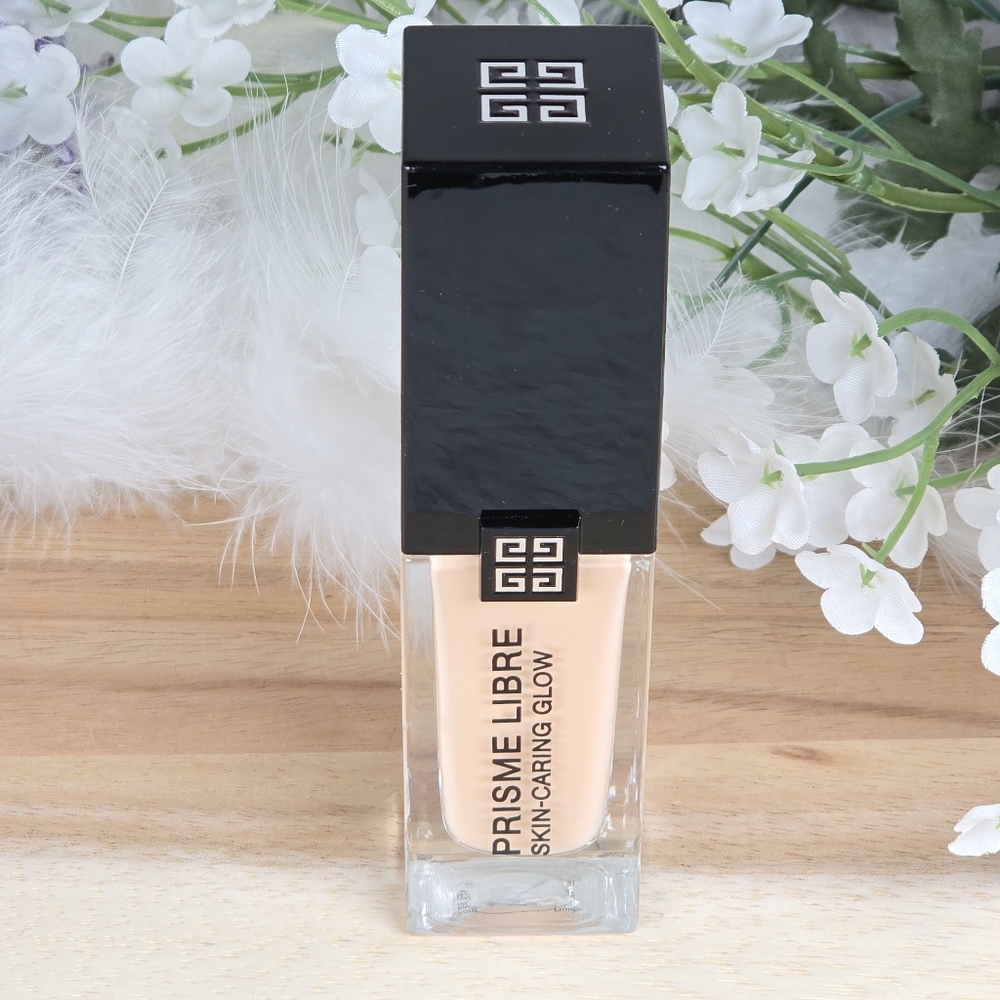 Givenchy Prisme Libre Skin-Caring Glow Foundation Full Size Shade 2-W110 Luxury - Picture 6 of 16